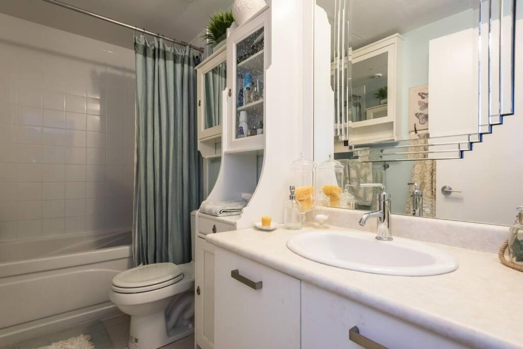 Stunning Condo With Fantastic View Of The City! Toronto Esterno foto