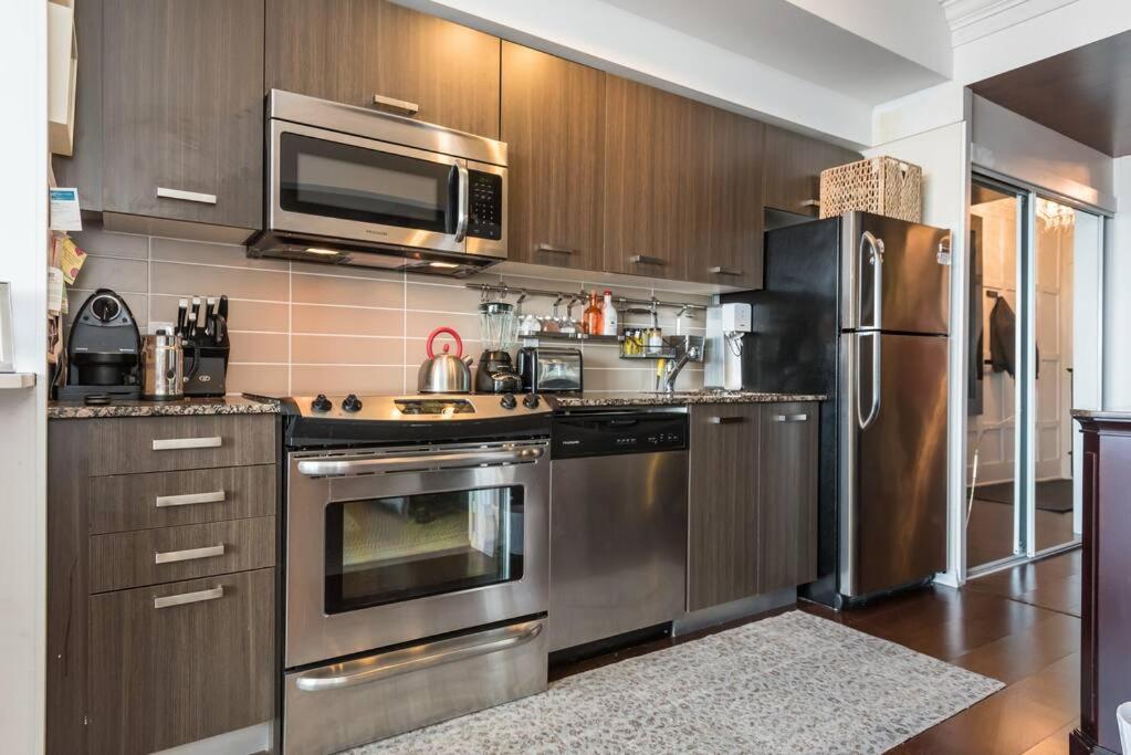 Stunning Condo With Fantastic View Of The City! Toronto Esterno foto