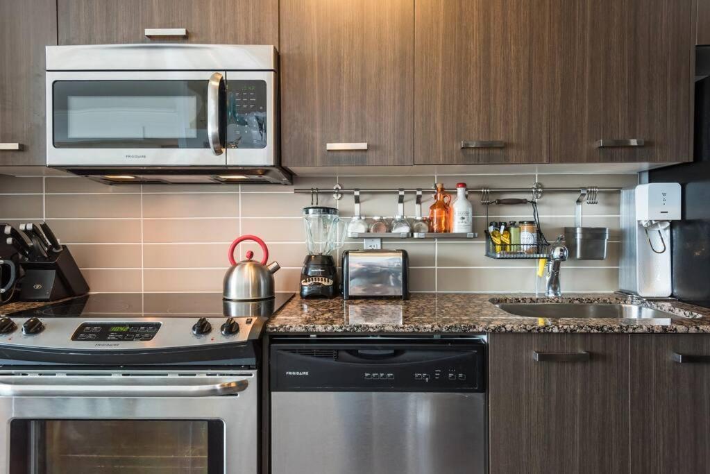 Stunning Condo With Fantastic View Of The City! Toronto Esterno foto